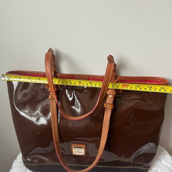 Dooney & Bourke tote bag brown patent leather suede bottom tan leather handles - Picture 9 of 15